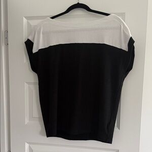 GAP Black and White Short Sleeve Tee